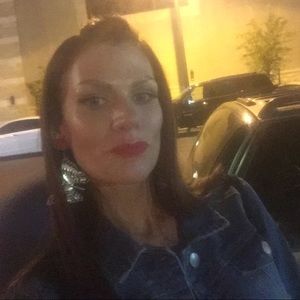 Meet your Posher, Shawna